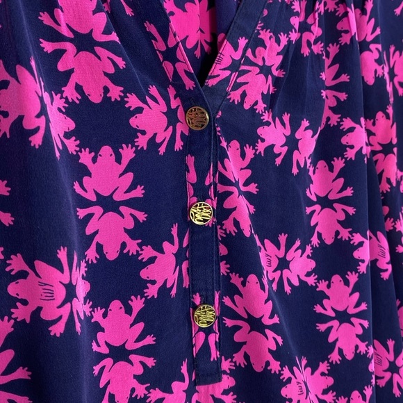 Lilly Pulitzer Silk Elsa Top in Get Hoppy Print navy with pink frogs small - Picture 6 of 11